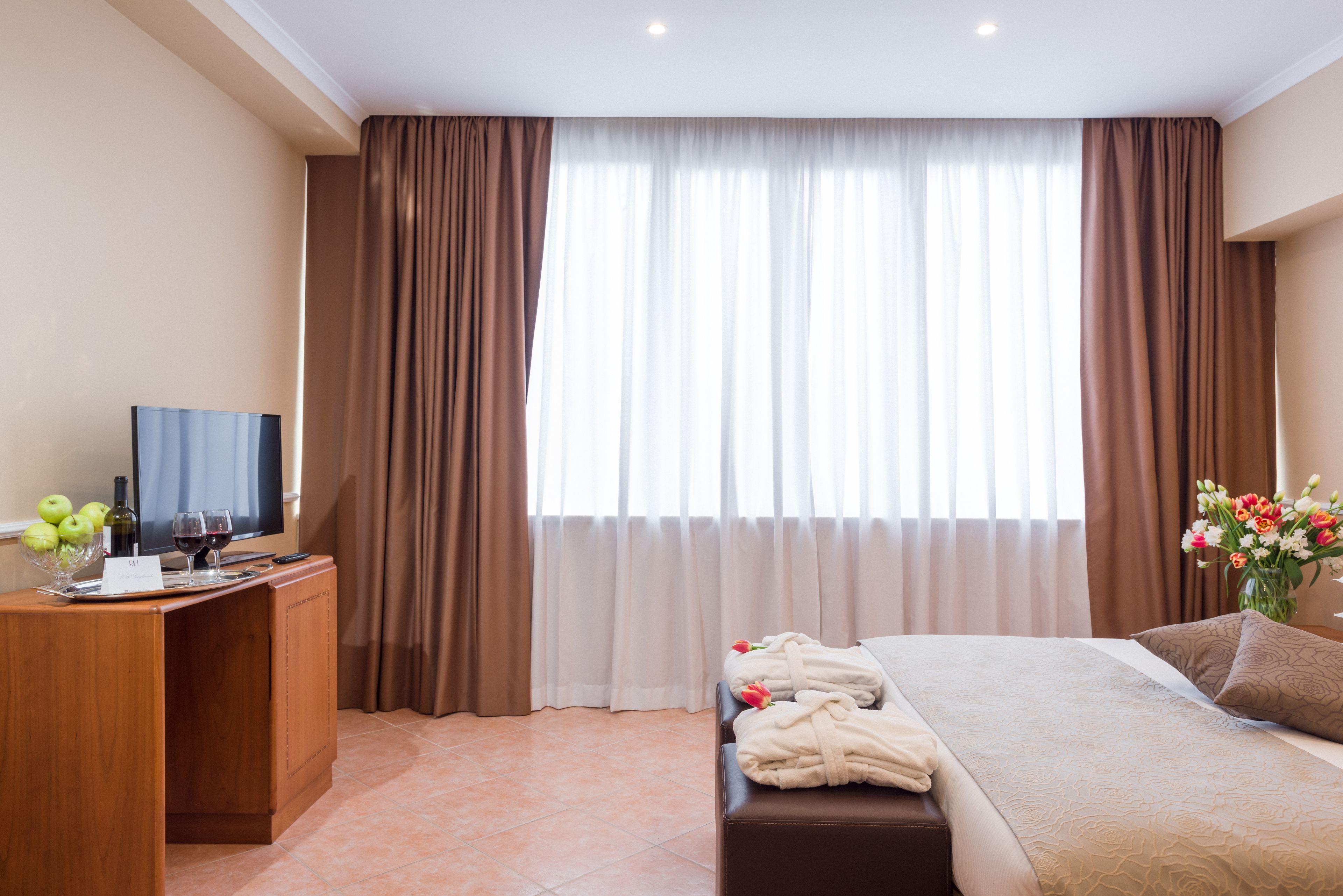 Raeli Hotel Lux — Fotók 3